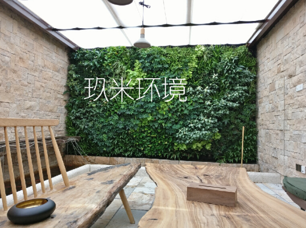 龍湖滟瀾山植物墻